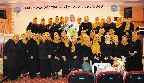 KURSİYERLER, KATILIM BELGELERİNİ DUALAR EŞLİĞİNDE ALDI..