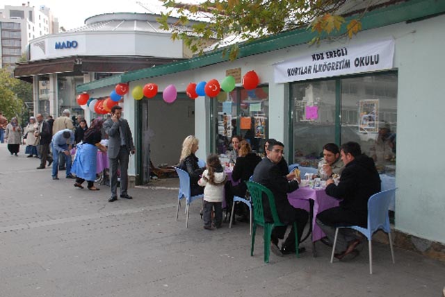 KURTLARIN KERMESİ...