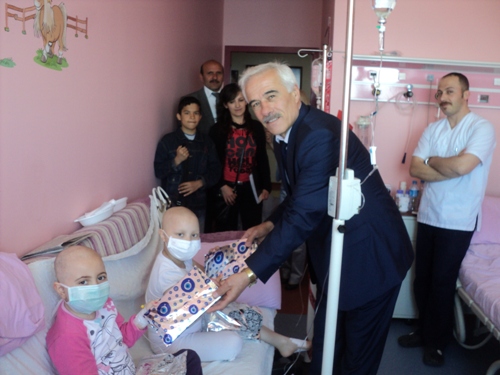 LÖSEV?DEN BAYRAM ZİYARETİ..