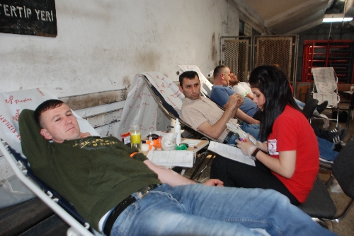 MADENCİLER KIZILAYA 105 ÜNİTE KAN BAĞIŞLADI..