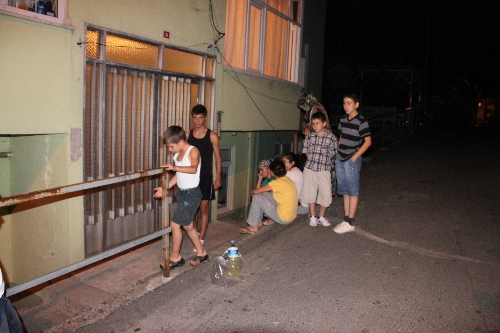 MAHALLELİ HIRSIZI ELİNDEN KAÇIRDI..