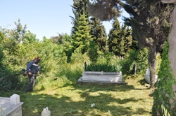 MEZARLIKLAR TEMİZLENİYOR..