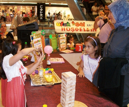 MİNİK ÖĞRENCİLER, HÜNERLERİNİ SERGİLEDİ..