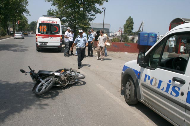 Motosiklet sürücüsü ölümden döndü...