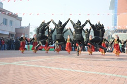 NEVRUZ?UN GÜLEN YÜZÜ ZKÜ?DEYDİ..