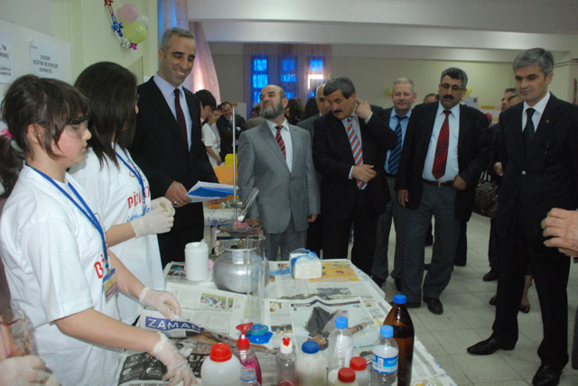 Öğrenciler bilime dokundu