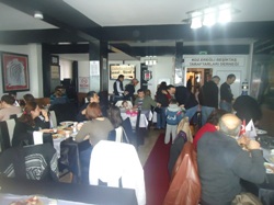 OKUL KÜTÜPHANESİNE KAHVALTILI BAĞIŞ..