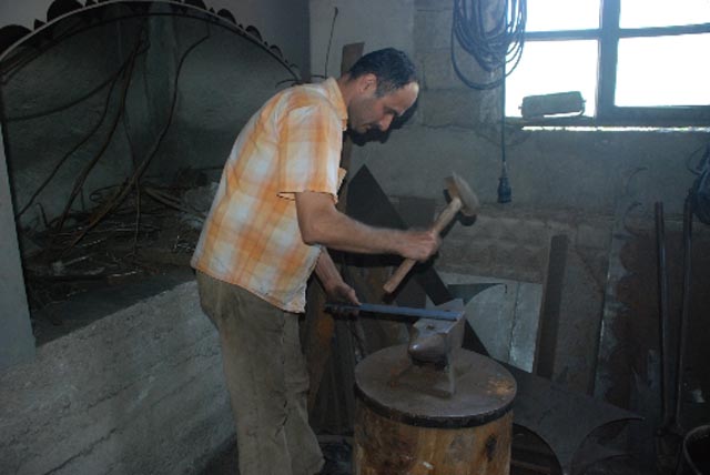 Okuma yazman yok, patron olamazsın...