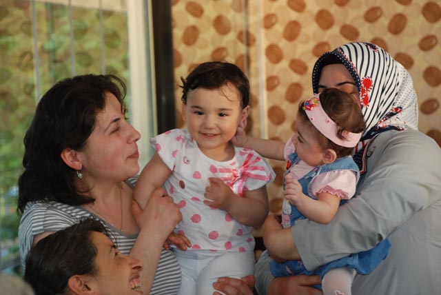 Ölür denilen Nilüfer bebek birinci yaş gününü kutladı