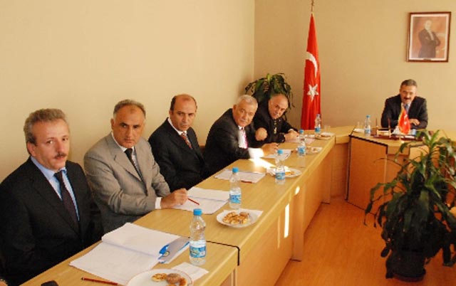 OSB VALİ BAŞKANLIĞINDA TOPLANDI...