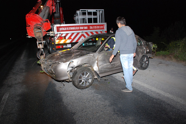 Otomobil şarampole yuvarlandı: 6 yaralı