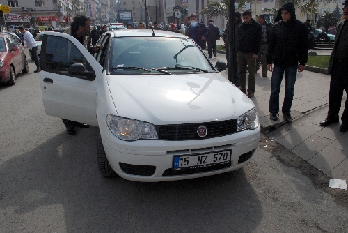 OTOMOBİL YAYAYA ÇARPTI, 1 KİŞİ YARALANDI..