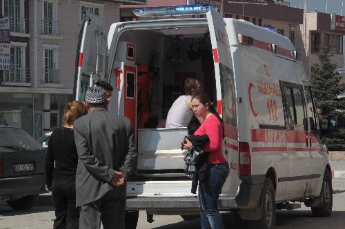 PATLAYAN TÜP, 2 KİŞİNİN YARALANMASINA SEBEP OLDU..