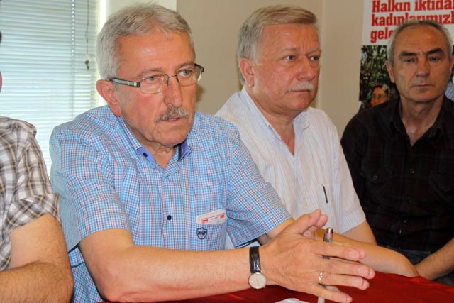 Peker, Belediyelerimizi Kanije Kalesi gibi savunacağız