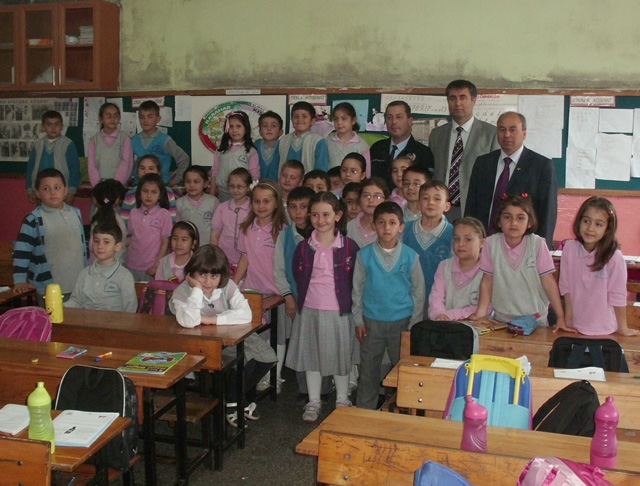 Polislerden öğrencilere trafik dersi