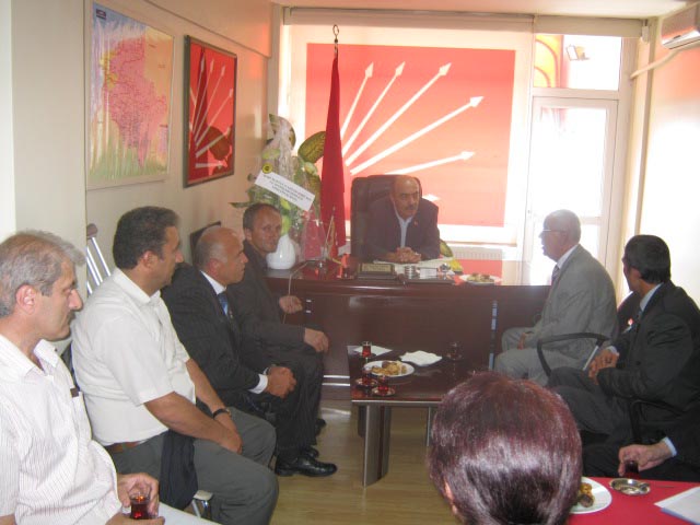 CHPNİN ÖNEMLİ KONUKLARI VARDI...