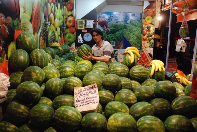 Sağlığınız için karpuz yiyin...