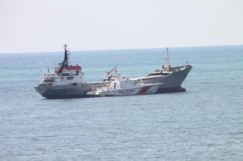 SAHİL GÜVENLİK EKİPLERİ GEMİLERİ DENETLEDİ..