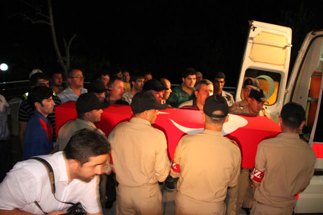 ŞEHİT ER METİN ÇEVİKİN CENAZESİ EREĞLİYE GETİRİLDİ..