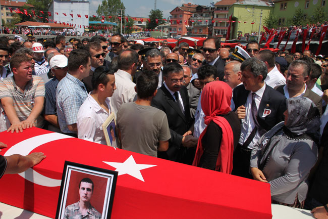 ŞEHİT ER METİN ÇEVİK, SON YOLCULUĞUNA UĞURLANDI..