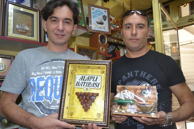 Süper ligi bıraktı hediyelik eşya satıyor...