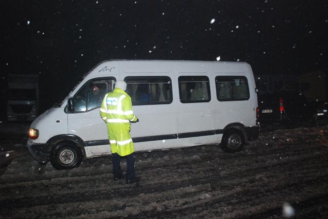 SÜRÜCÜLER ZOR ANLAR YAŞADI...