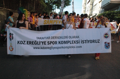 TARAFTAR DERNEKLERİNDEN ANLAMLI MESAJ..