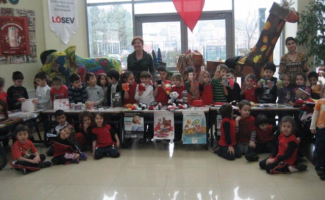 TED VE LÖSEV EL ELE...