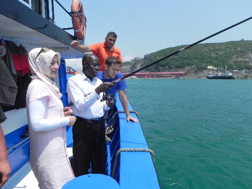 TEKNEYLE DENİZE AÇILAN GİBRİL JOOF, OLTAYLA BALIK TUTTU..