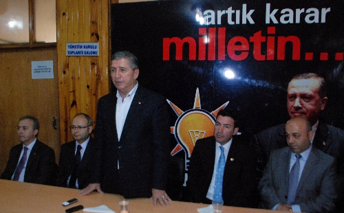 TOPTAN SİYASETİ BIRAKIYOR...