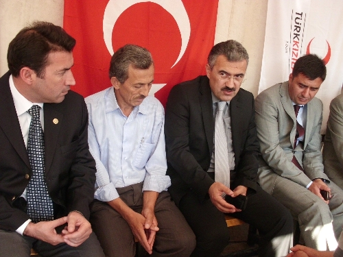 ULUPINAR VE AYYILDIZDAN, ŞEHİT AİLESİNE TAZİYE ZİYARETİ..