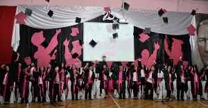 UTKU KOLEJİ MEZUNLARINI UĞURLADI..