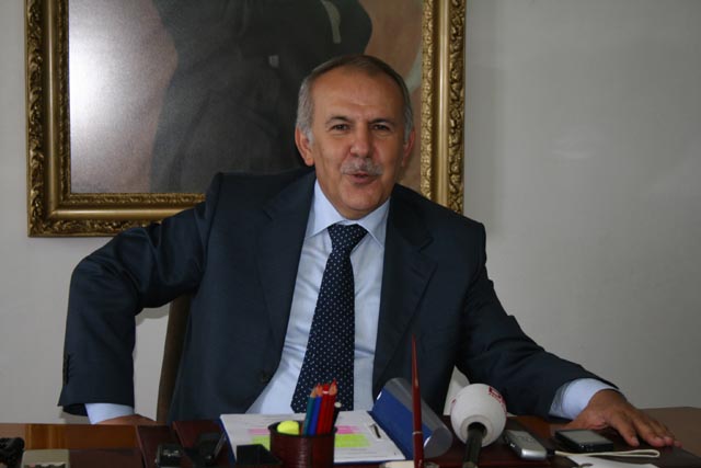 Vali Erdal Ata helallik istedi...