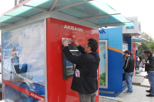 VATANDAŞIN PARASINI POLİS KURTARDI..