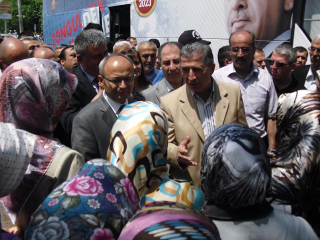 Vekiller teşekkür turuna çıktılar...