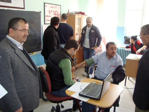 VELİLER VE SERVİS ŞOFÖRLERİ KAN BAĞIŞINA DESTEK VERDİ..