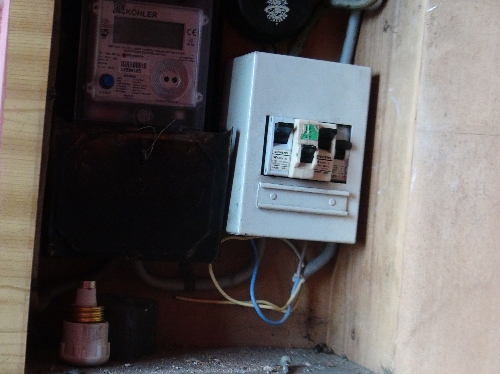 YANAN ŞOFBEN KABLOSU DUMANINDAN 6 KİŞİ HASTANELİK OLDU..