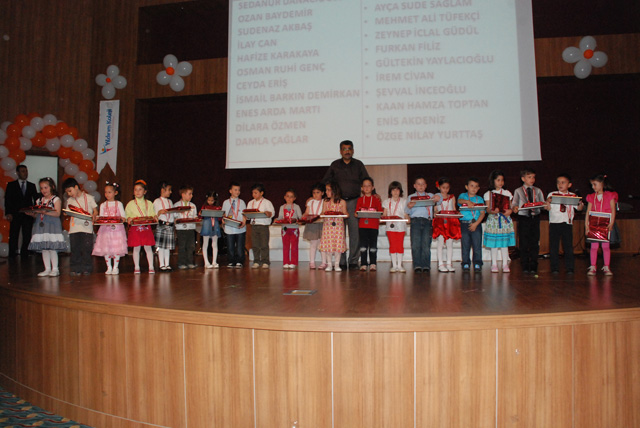 Yapboz ve bilgi yarışması ödülleri sahiplerine verildi