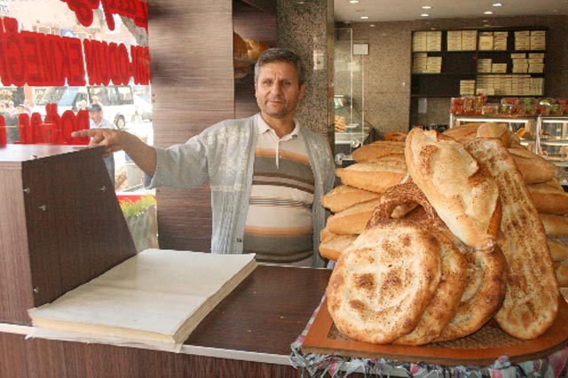 YARDIM KUTUSUNU ÇALDILAR...