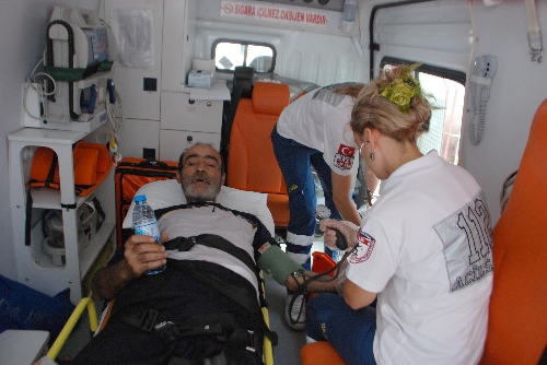 YATALAK VE KİMSESİZ ADAMA CANDAN SAHİP ÇIKTI...