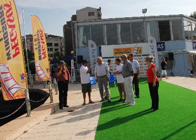 YELKEN ALAMADILAR!..