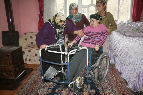 YIILLAR SONRA AYAĞA KALKAN KIZA DEVLET SAHİP ÇIKIYOR..