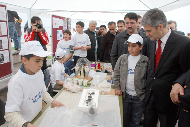 Yıldırım Koleji öğrencilerin 84 projesi sergilendi