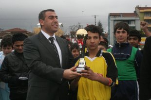 YILDIZ FUTBOLDA BİRİNCİ ÇAMKÖY İLKÖĞRETİM OLDU..