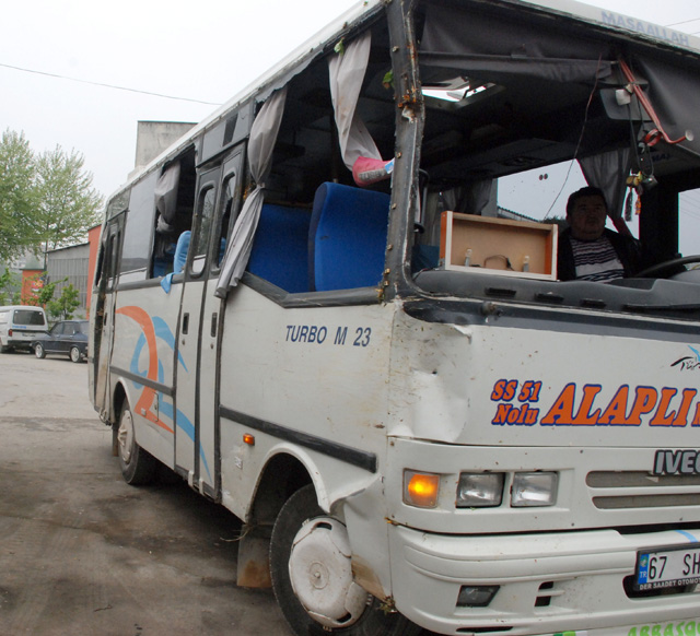 Yolcu otobüsünün freni patladı: 6 yaralı