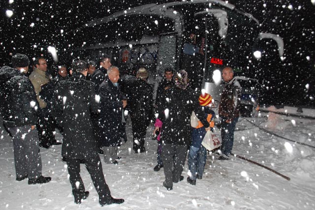 YOLCULAR SİNİR KİRİZİ GEÇİRDİLER...