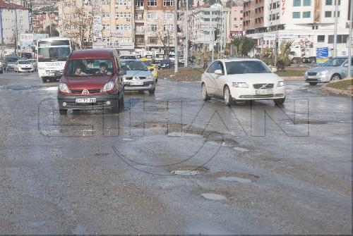 YOLLAR HASAR GÖRDÜ..