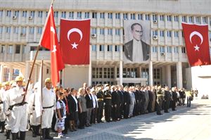 ZAFER BAYRAMI ZONGULDAKTA COŞKUYLA KUTLANDI..