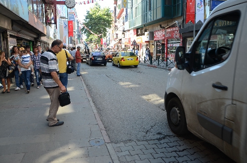 ZONGULDAKTA DÜZENSİZ KALDIRIM TEPKİSİ..