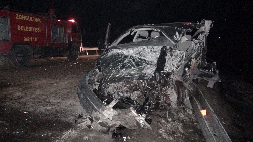 ZONGULDAKTA MİNİBÜS İLE KAMYON ÇARPIŞTI..